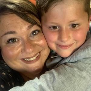 Meet your Posher, Cari